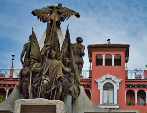 Experiences in the Casco Antiguo: Plaza Circuit: French Plaza, Esteban Huertas Walkway, and Plaza Bolívar.